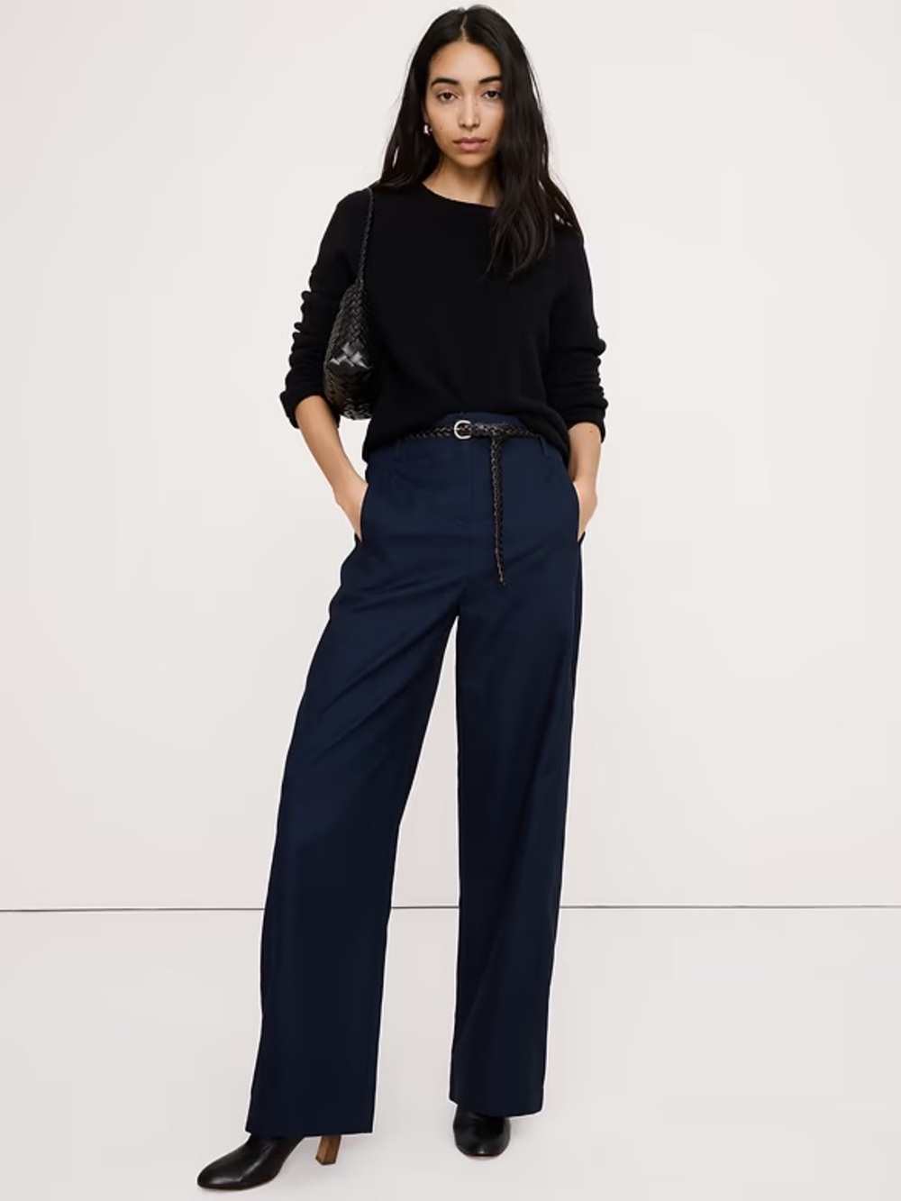 BANANA REPUBLIC ULTRA-HIGH RISE BARREL SOFT CHINO